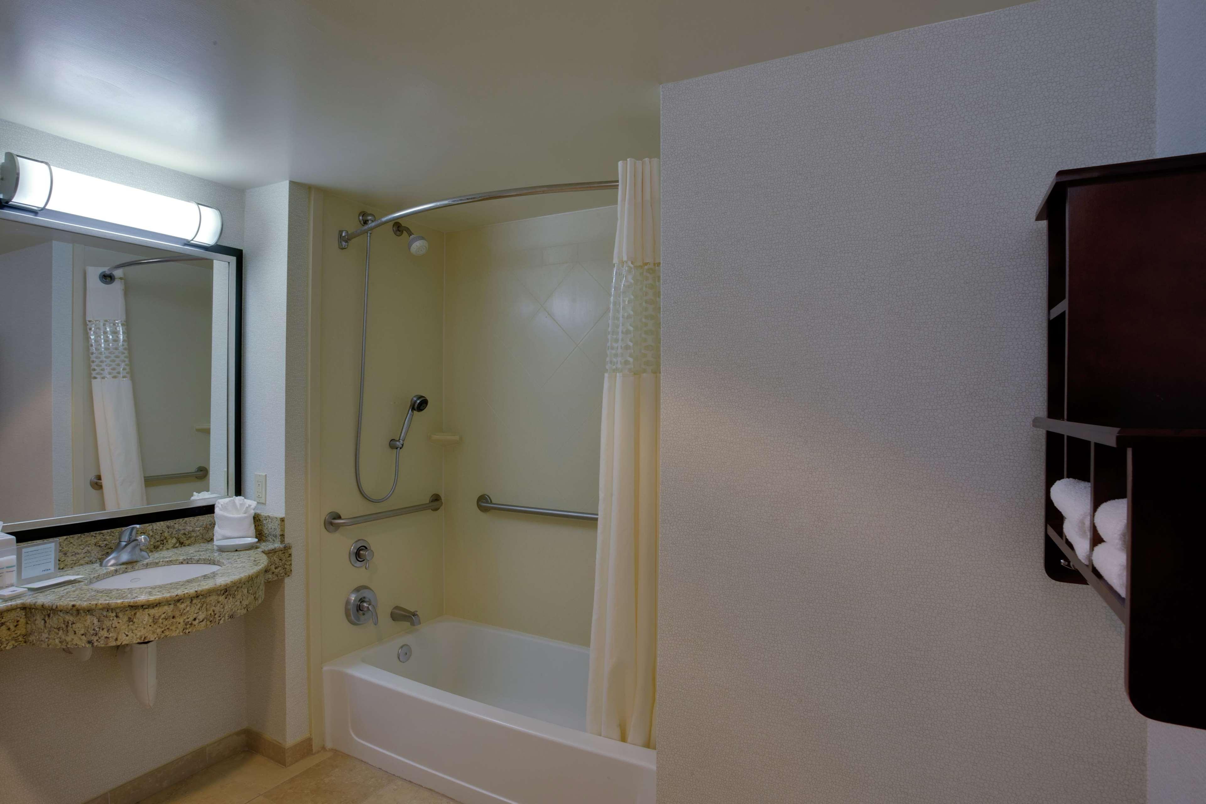 Hampton Inn By Hilton Garden City Long Island Ngoại thất bức ảnh