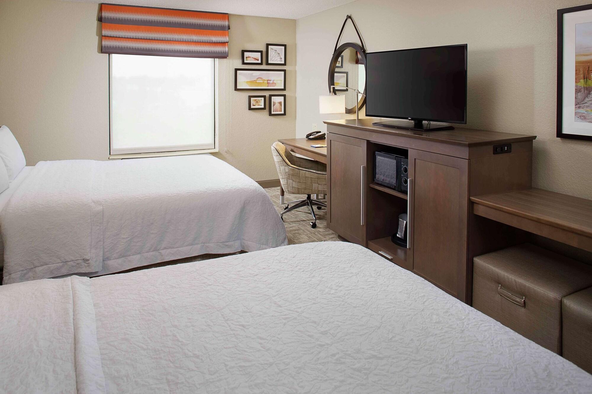 Hampton Inn By Hilton Garden City Long Island Ngoại thất bức ảnh