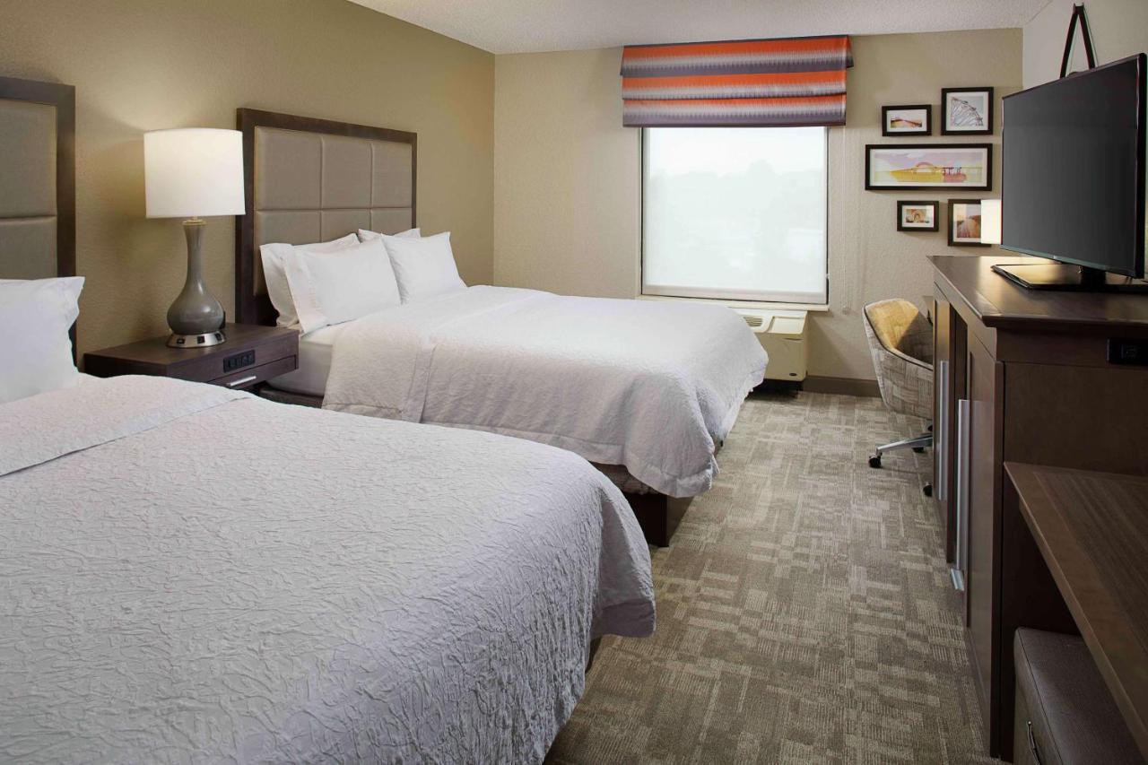 Hampton Inn By Hilton Garden City Long Island Ngoại thất bức ảnh