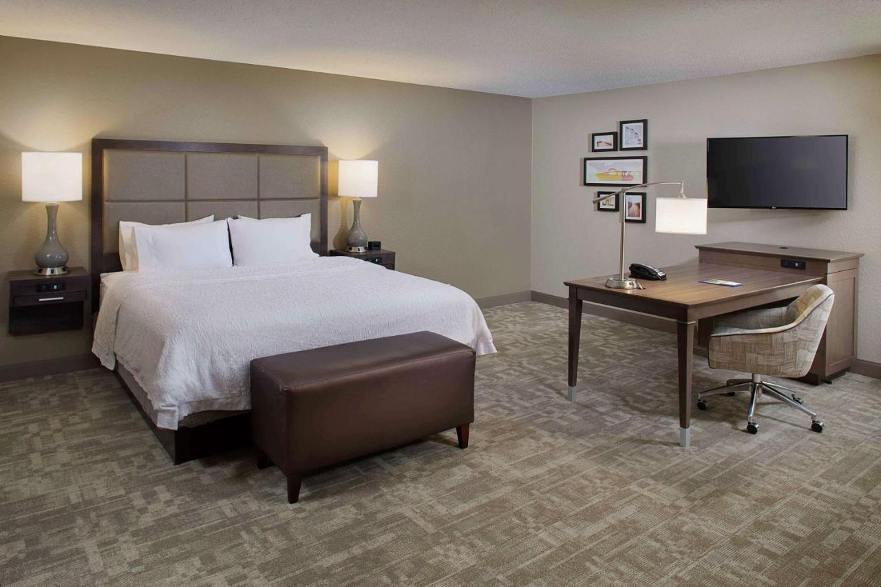Hampton Inn By Hilton Garden City Long Island Ngoại thất bức ảnh