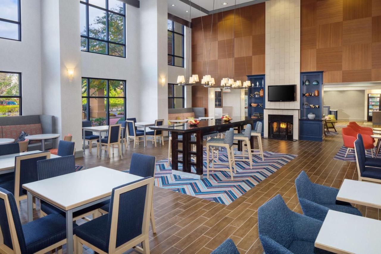 Hampton Inn By Hilton Garden City Long Island Ngoại thất bức ảnh