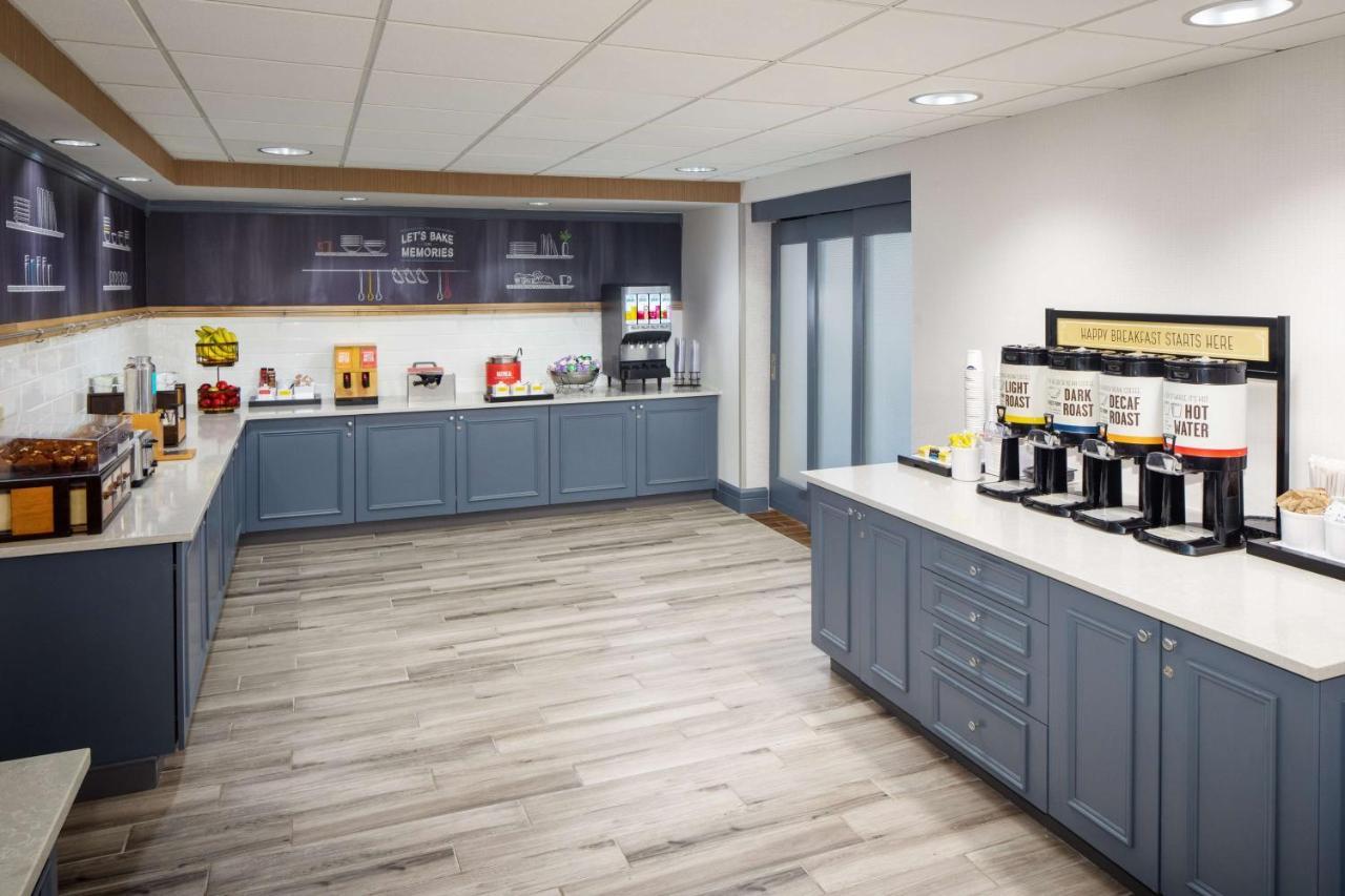 Hampton Inn By Hilton Garden City Long Island Ngoại thất bức ảnh