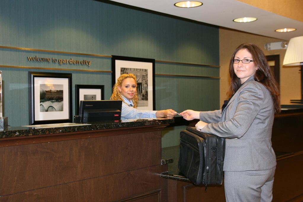 Hampton Inn By Hilton Garden City Long Island Nội địa bức ảnh