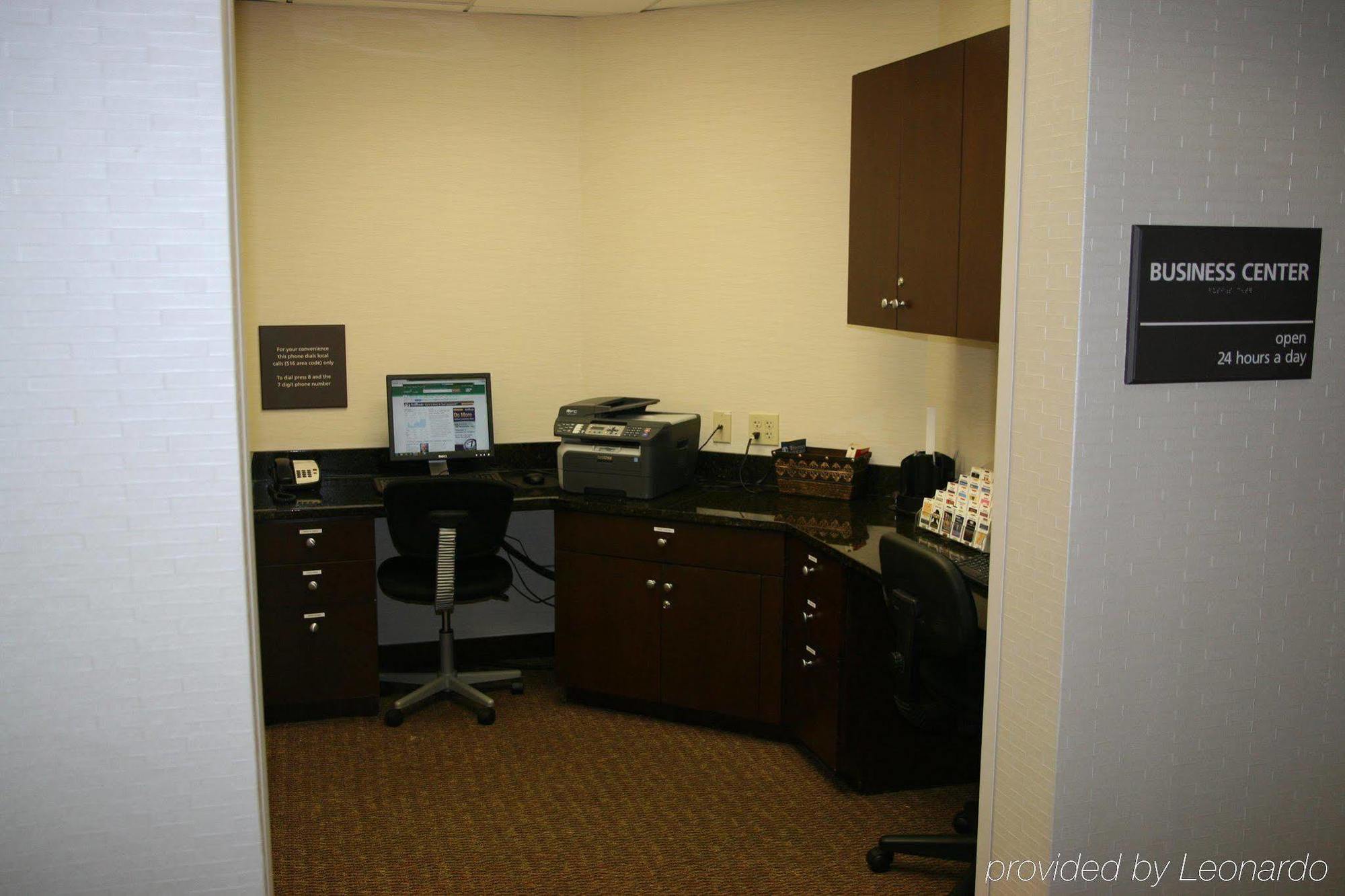 Hampton Inn By Hilton Garden City Long Island Ngoại thất bức ảnh