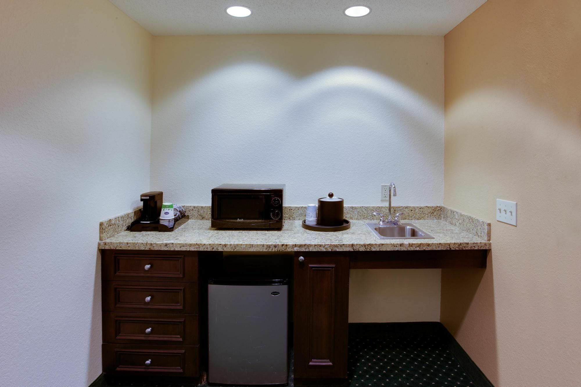 Hampton Inn By Hilton Garden City Long Island Ngoại thất bức ảnh
