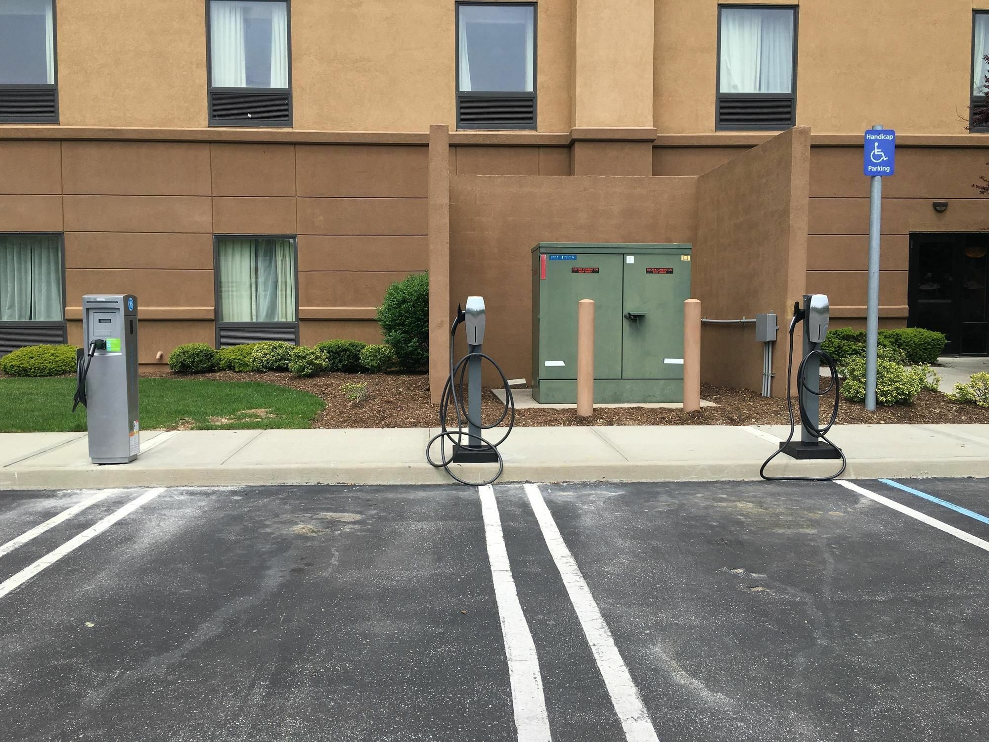 Hampton Inn By Hilton Garden City Long Island Ngoại thất bức ảnh